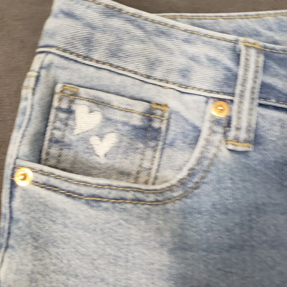No Boundaries Bootcut Jeans Womens 10 Light Wash Heart Embroidered‎ Denim